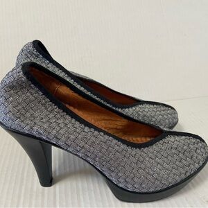 BM Bernie Mev New Yrom Black & Silver platforms high end women’s size 8.5